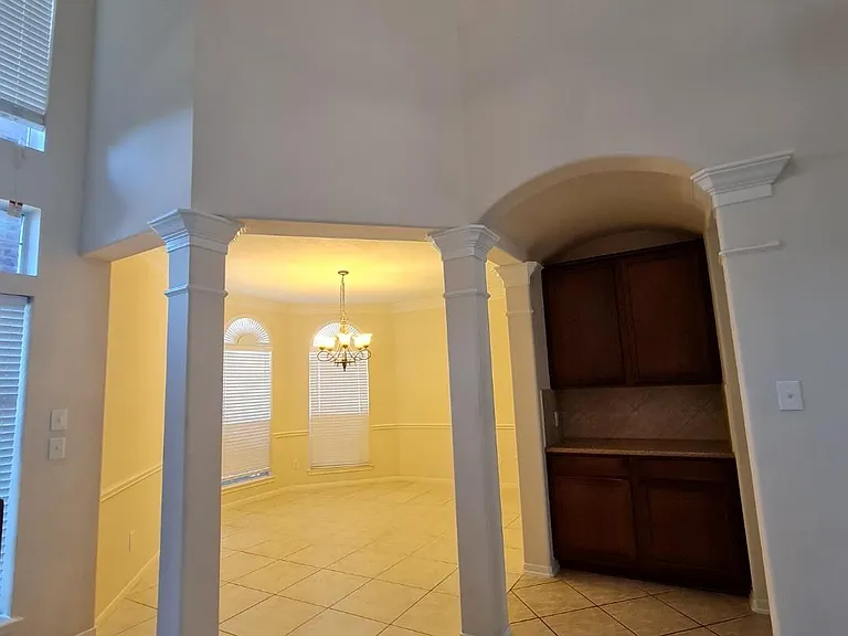 503 Nadia Way — Photo 9