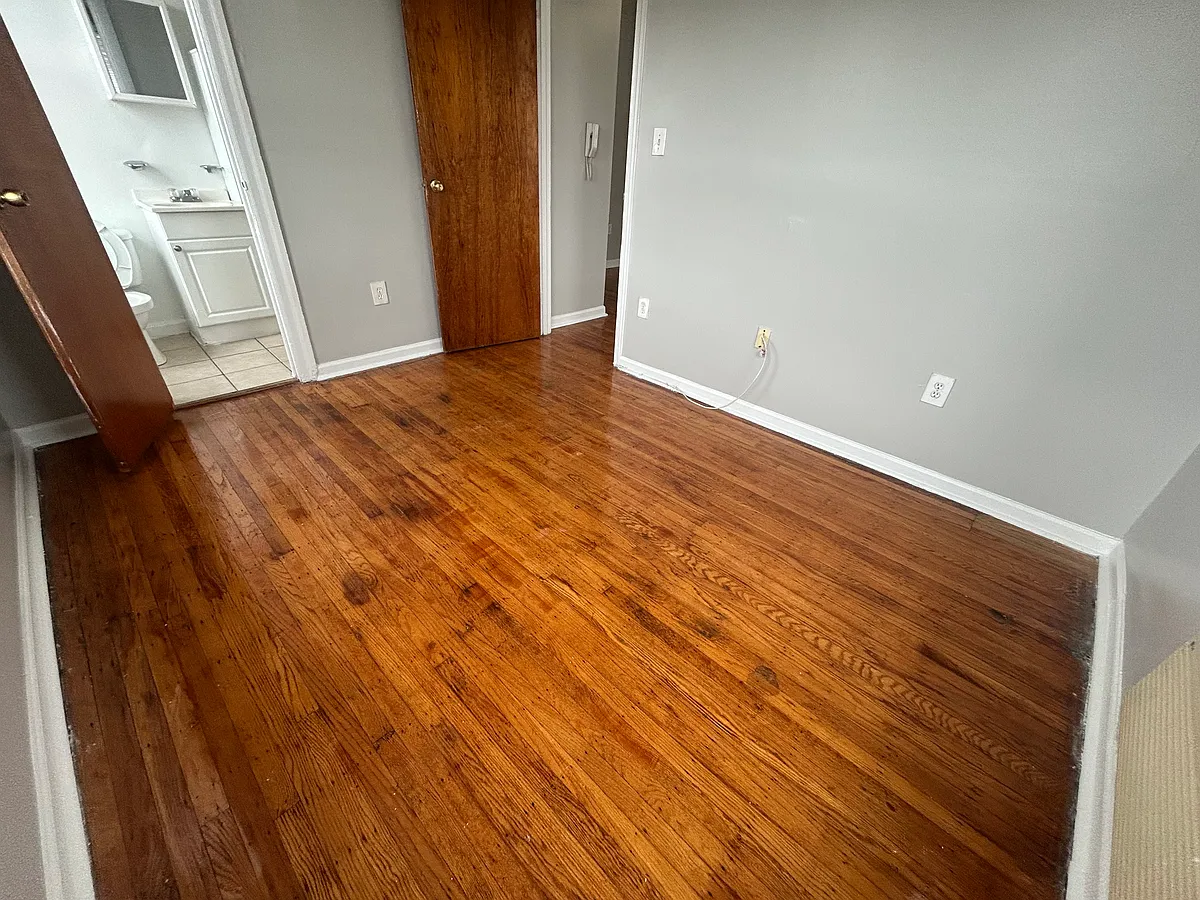 Building Photo - 3416 Spring Garden St #4