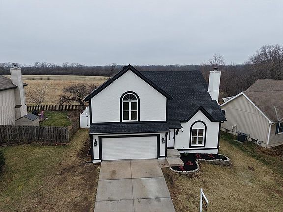 2nd image of 12602 Fountain Lake Dr