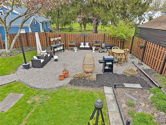 4th image of 13 Elbridge St