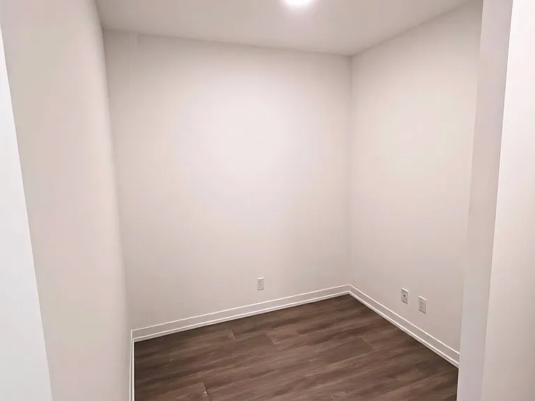 8 Beverley Glen Blvd #D-321 — Photo 8