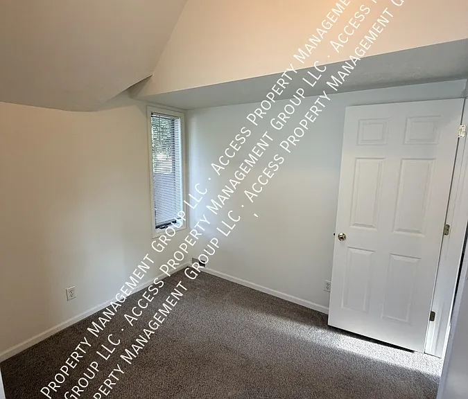 427 Pine Ave NW — Photo 19