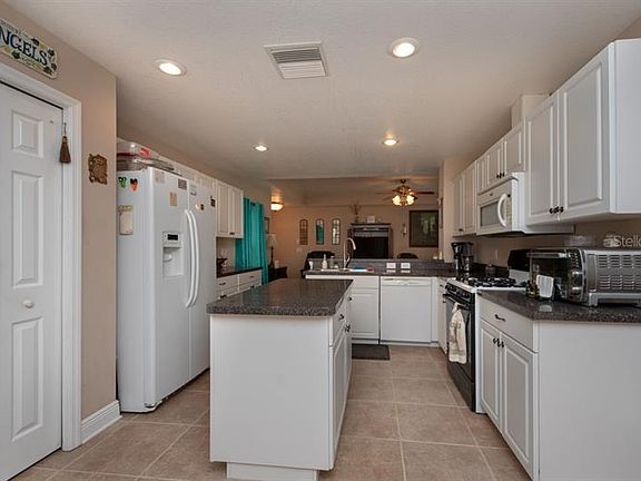 3rd image of 30509 Eastport Dr