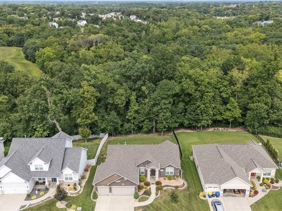 1030 Timber Bluff Dr, Wentzville, MO 63385