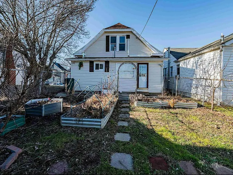 120 Cedar St — Photo 13