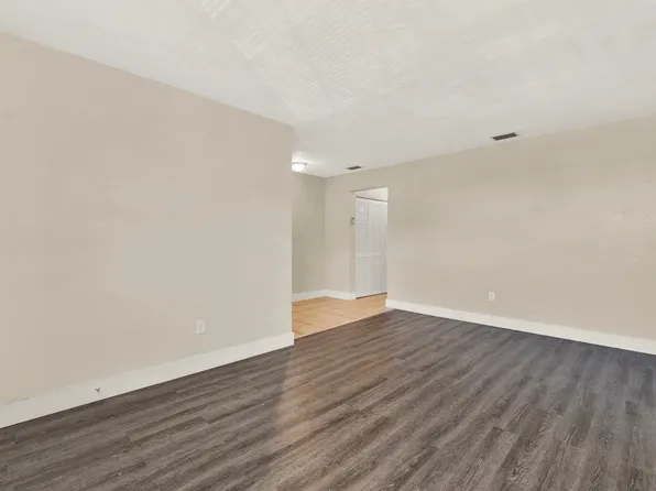 2621 NW 135th St APT 304, Miami, FL 33167