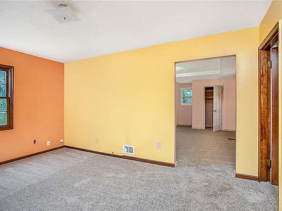 4th image of 1286 Pixley Dr