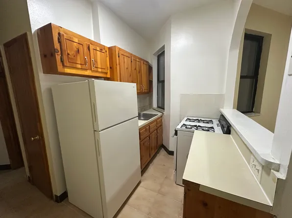 (undisclosed Address), Yonkers, NY 10701