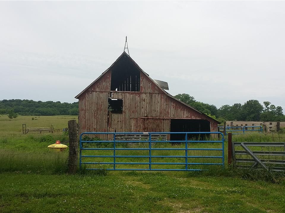 2nd image of 1049 NE 470 Rd