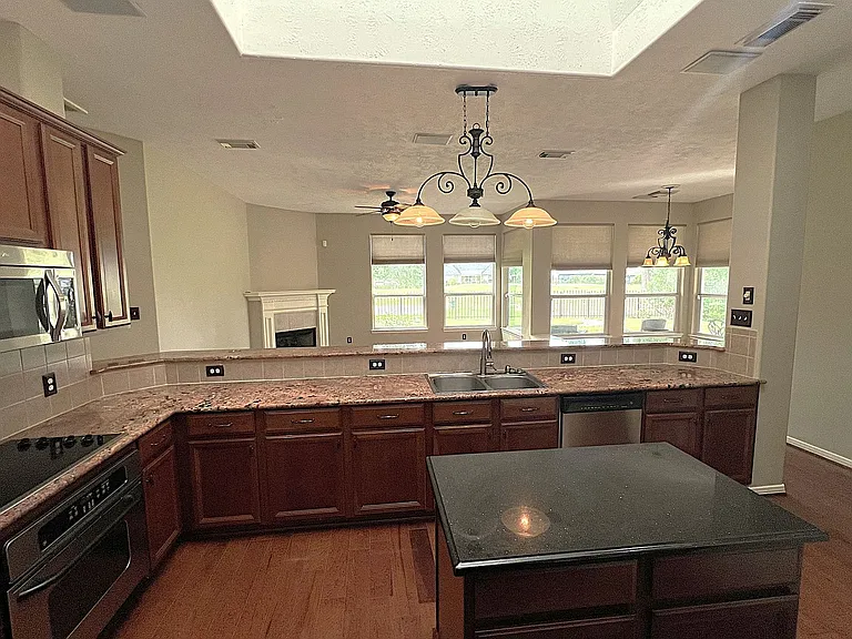 18718 Walden Forest Dr — Photo 13