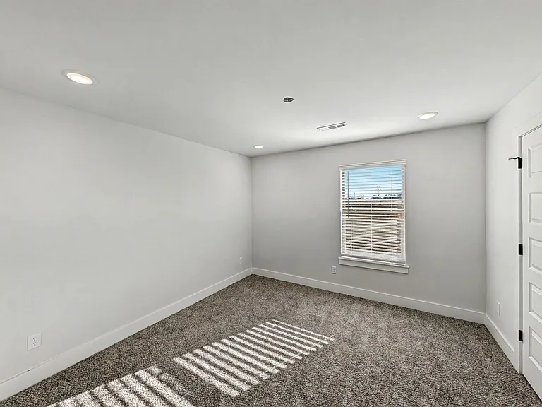 6905 SW Basswood Ave — Photo 16