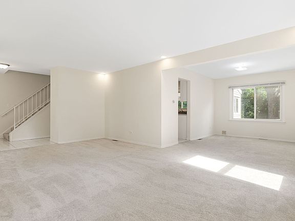 5th image of 421 Collen Dr