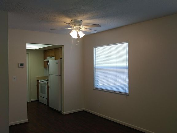 3rd image of 15224 Waverly St APT 1
