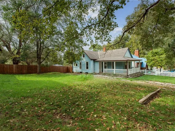 11215 Evans St, Sugar Creek, MO 64054