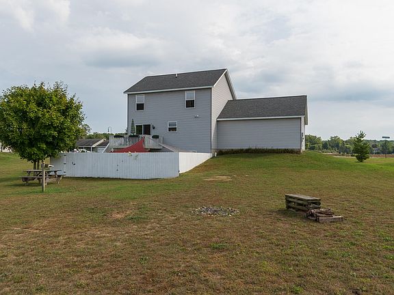 4th image of 1766 Meadowlark Ln