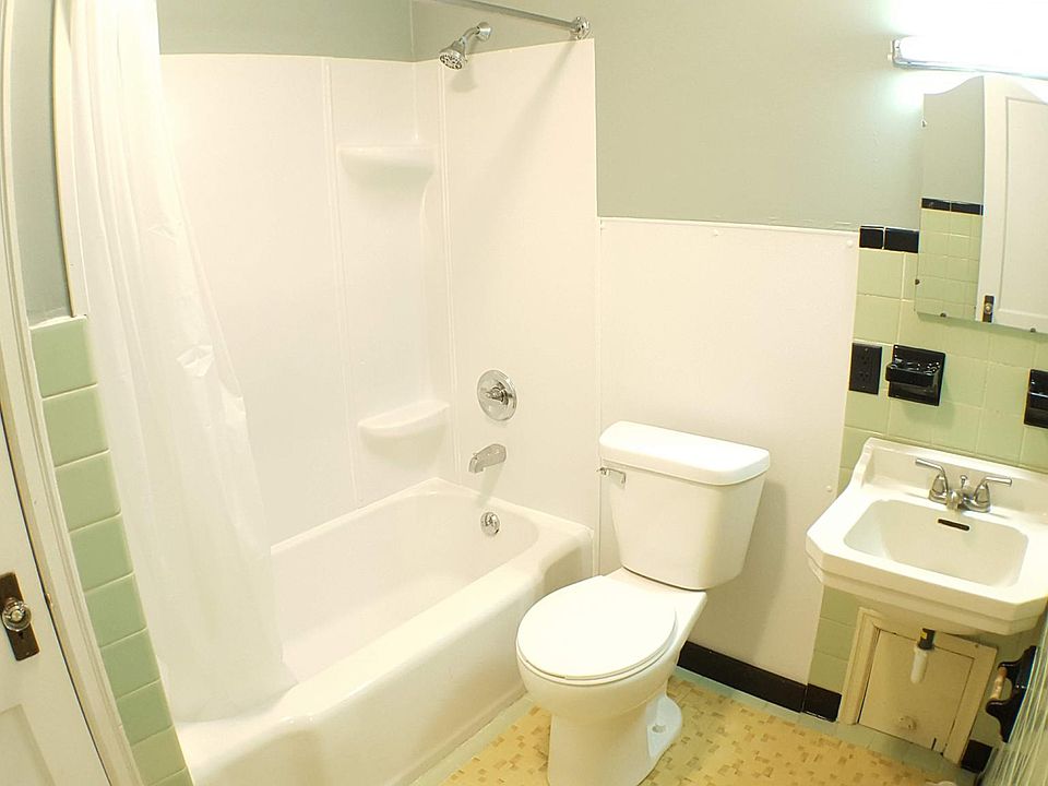 1st image of 605 W 11th St APT 15