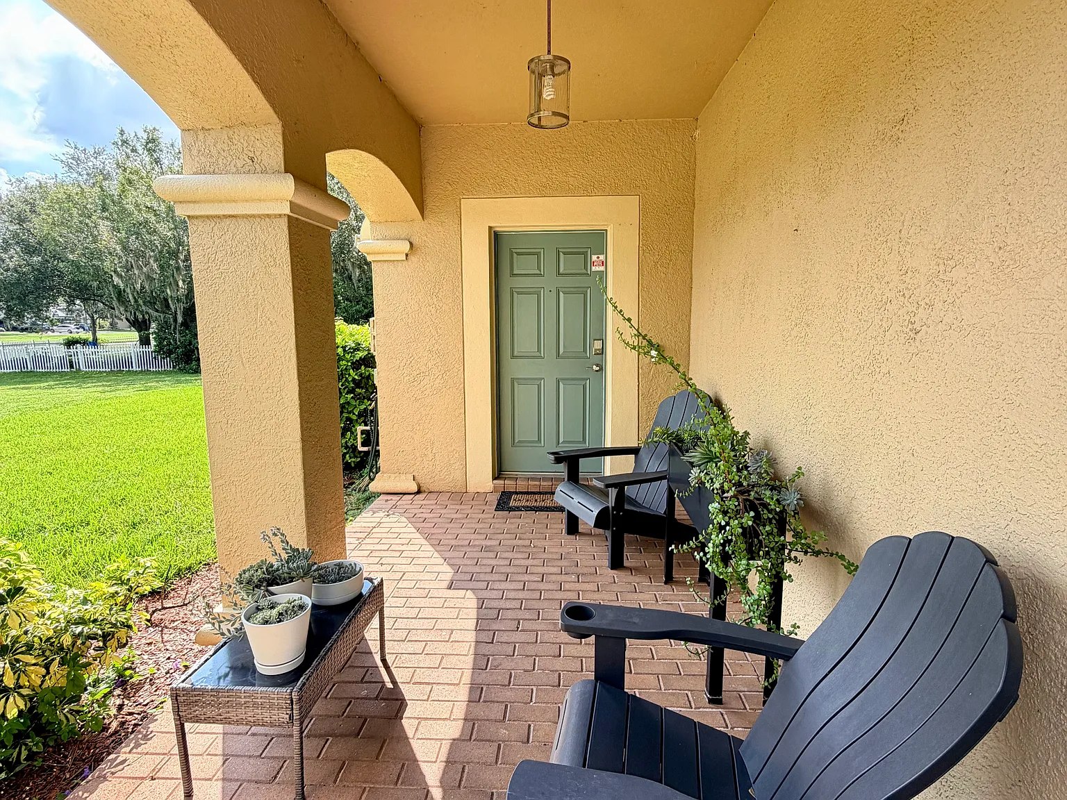 3 bed, 2.5 bath, 1768 sqft, $2,350 — Photo 2