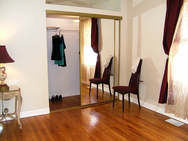 2930 N Melvina Ave — Photo 11
