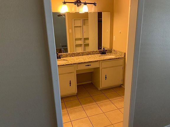 4th image of 2913 Canyon Creek Dr