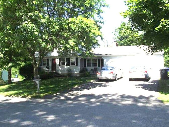 2nd image of 26 Castlewood Ln