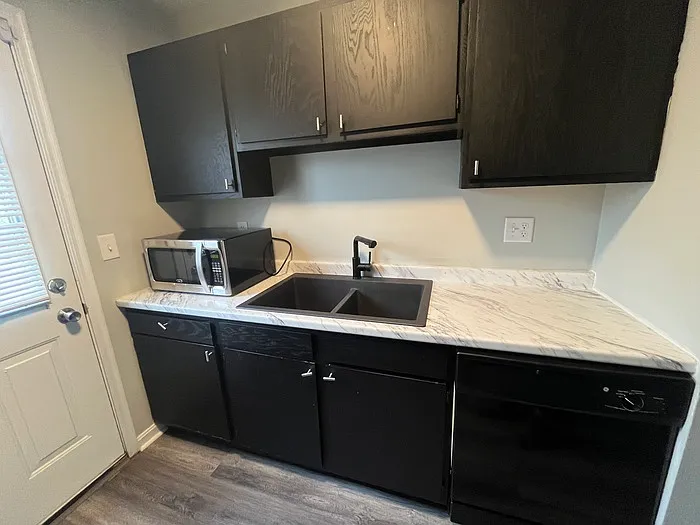 2618 Crisnic Ct — Photo 3