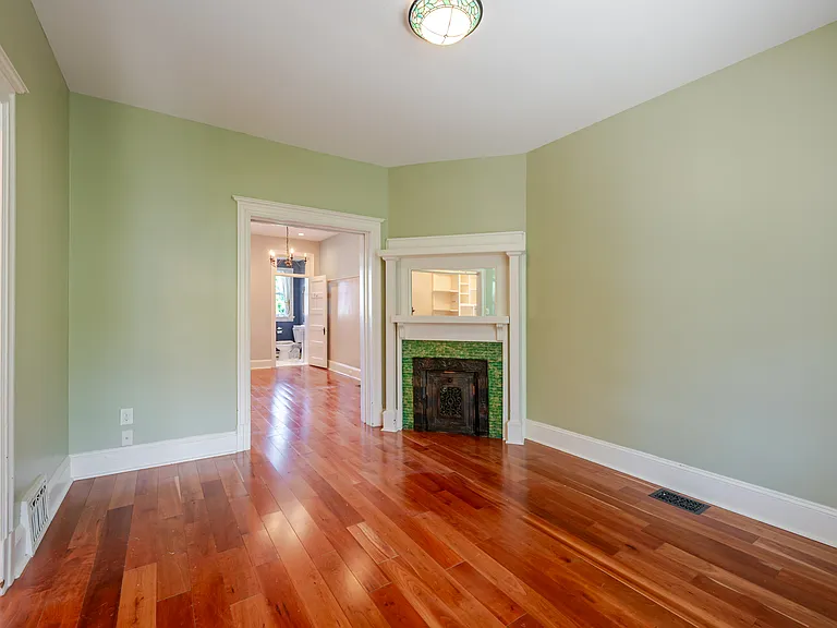 1234 E St NE — Photo 33