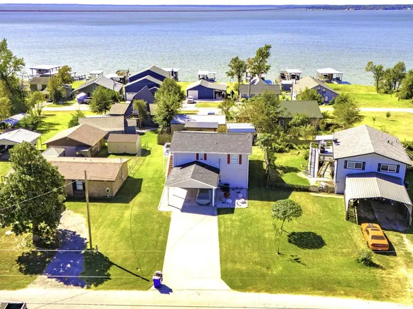 400 Shorthorn Dr, Onalaska, TX 77360