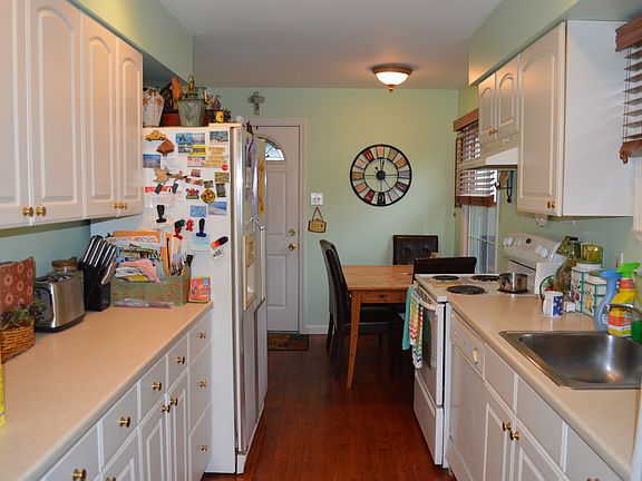 3rd image of 756 McCord St #B