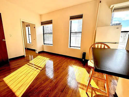 313 E 12th St #6 Photo 1