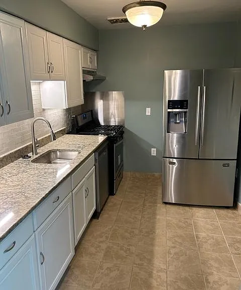 5200 Newton St #T2 — Photo 3