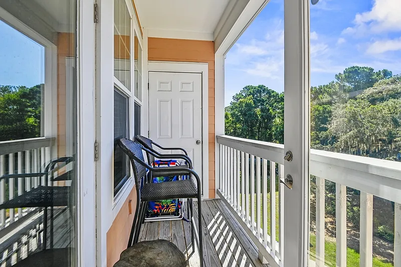 1 bed, 1.0 bath, 866 sqft, $2,050 — Photo 2
