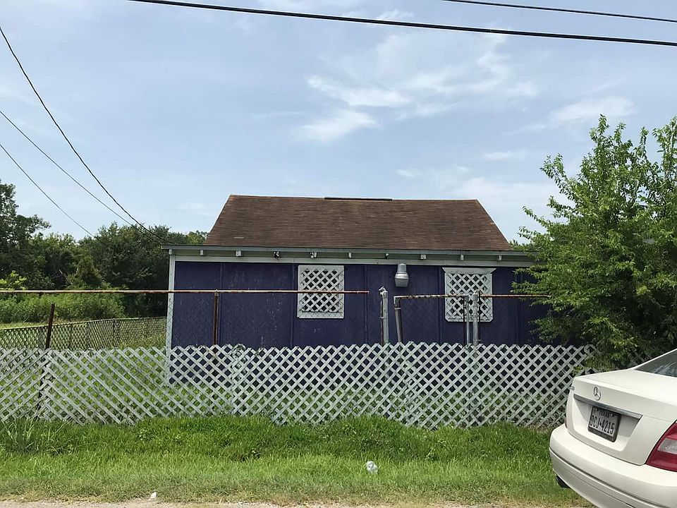 2nd image of 1001 Smith St
