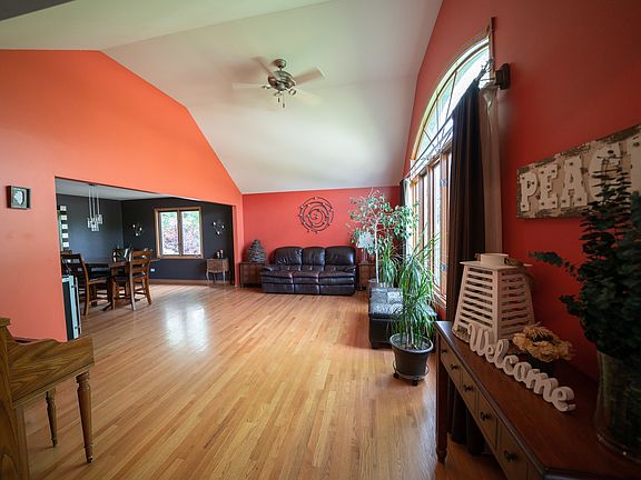 4th image of 21828 Blue Bird Ln