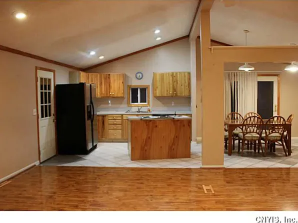 860 County Route 6, Fulton, NY 13069