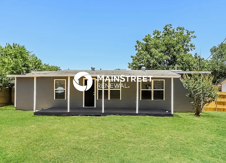 450 Millwood Ln — Photo 16