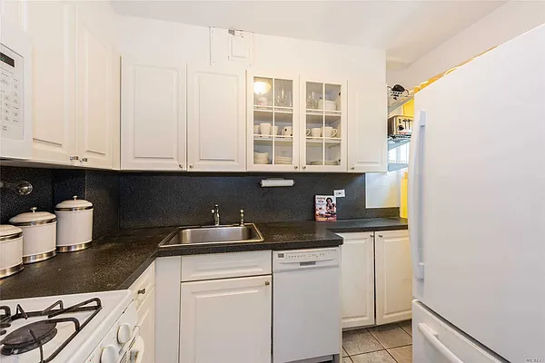 Sold by Century 21 American Homes | media 26