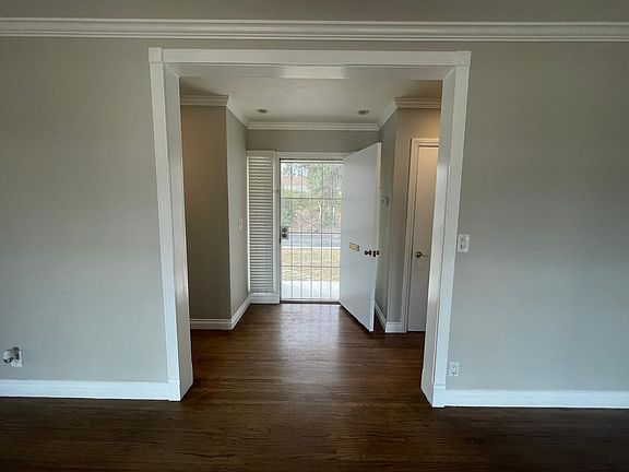5th image of 10936 Orion Ave