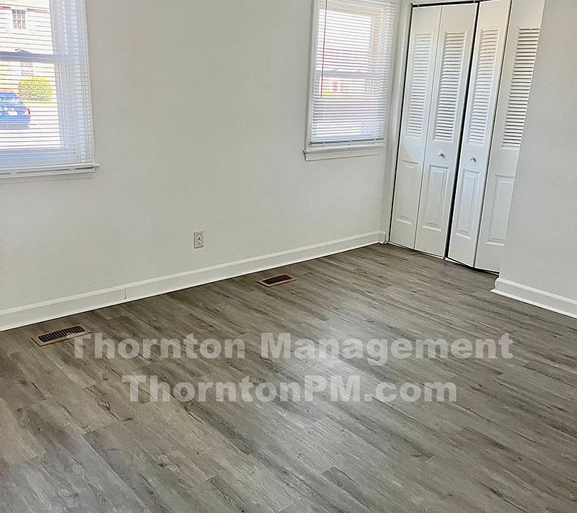 1st image of 408 Olde Greenwich Cir