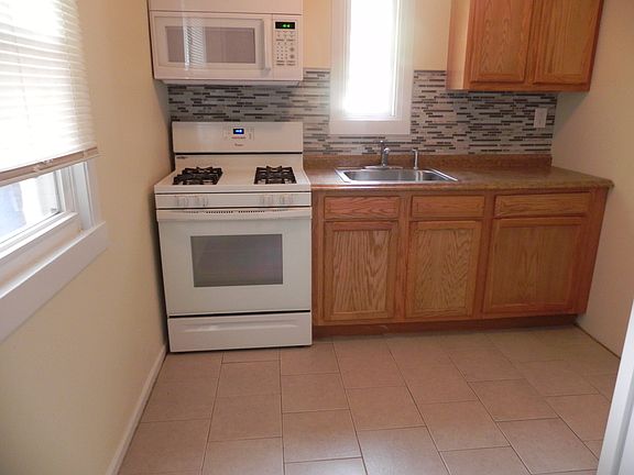4th image of 489 Anderson Dr