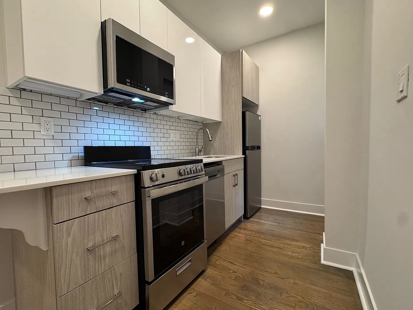 No Fee Recently-Renovated Fenway 2 Bed With In-Unit Laundry — Photo 1