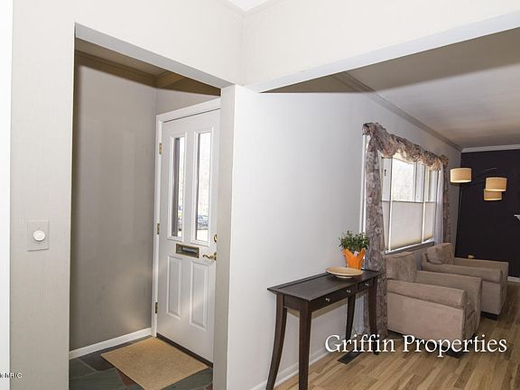 3rd image of 2626 Beechwood Dr SE