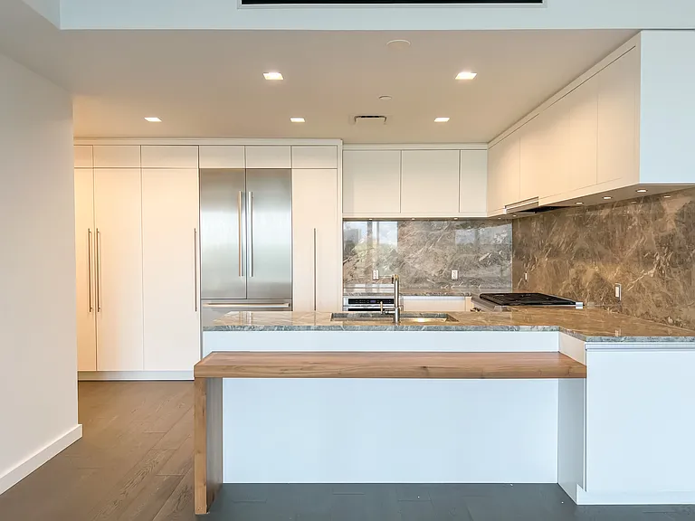 One Park Condos — Photo 19