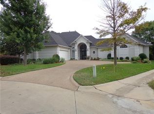 901 Place Louie, Desoto, TX 75115