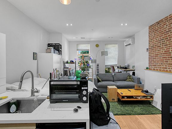 4th image of 802 Sterling Pl #1F