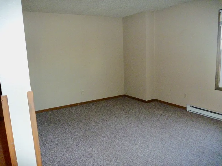1122 Imperial Cir #5 — Photo 5