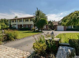20 Carrol Pl, Greenlawn, NY 11740