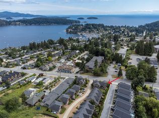 728 Gibsons Way #1, Gibsons, BC V0N1V9