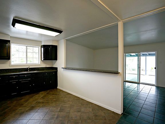 5th image of 447 Jellick Ave
