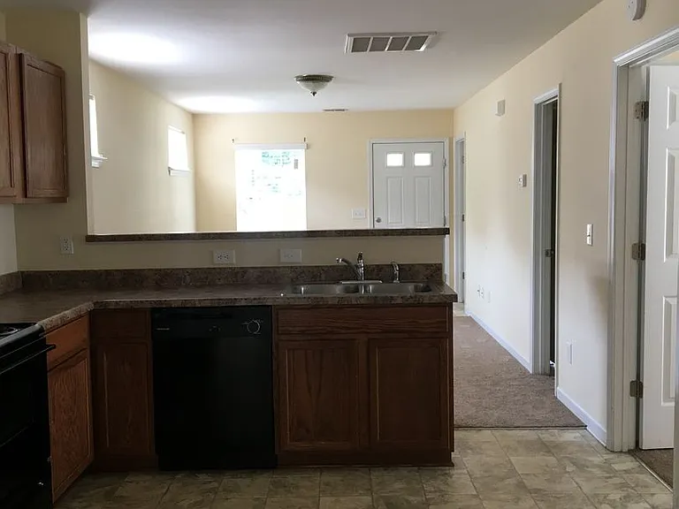 1037 Rabon Pond Dr — Photo 4