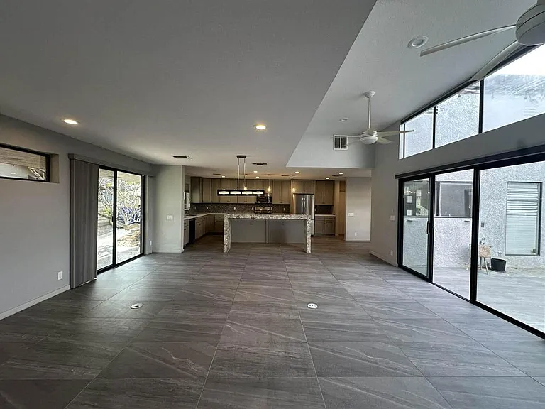 4 Saturn Cir — Photo 17